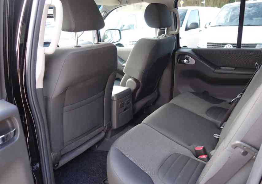 Nissan Pathfinder 2.5 dCi 4x4 140kw - foto 19