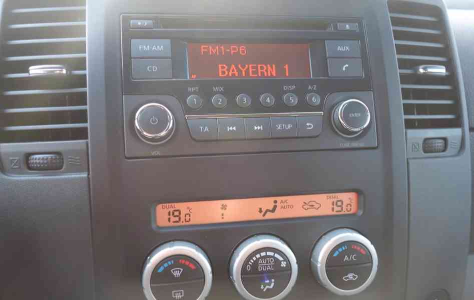 Nissan Pathfinder 2.5 dCi 4x4 140kw - foto 32