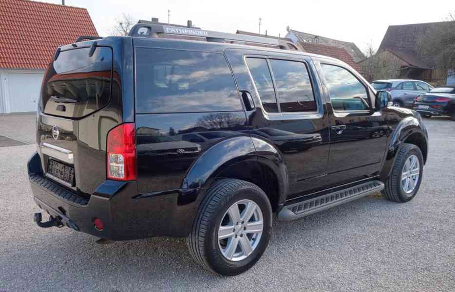 Nissan Pathfinder 2.5 dCi 4x4 140kw - foto 5