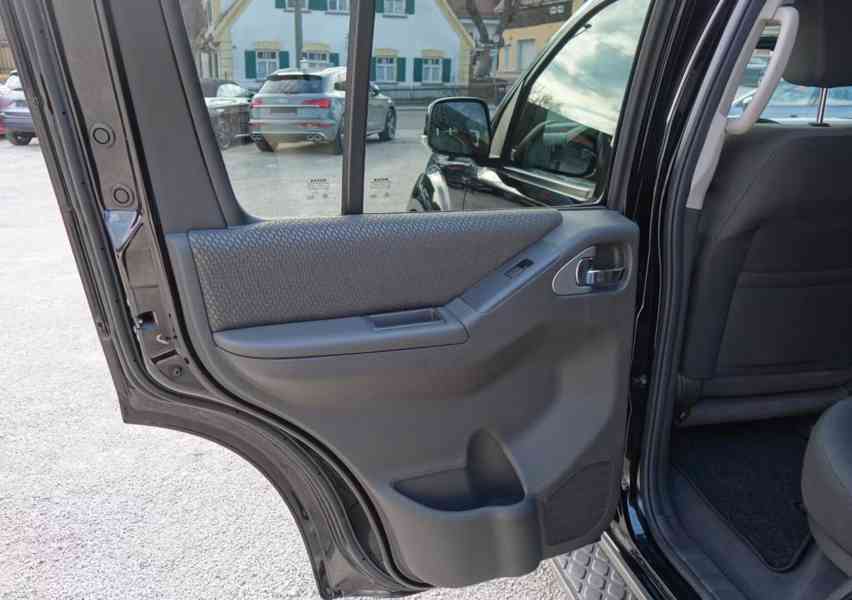 Nissan Pathfinder 2.5 dCi 4x4 140kw - foto 15