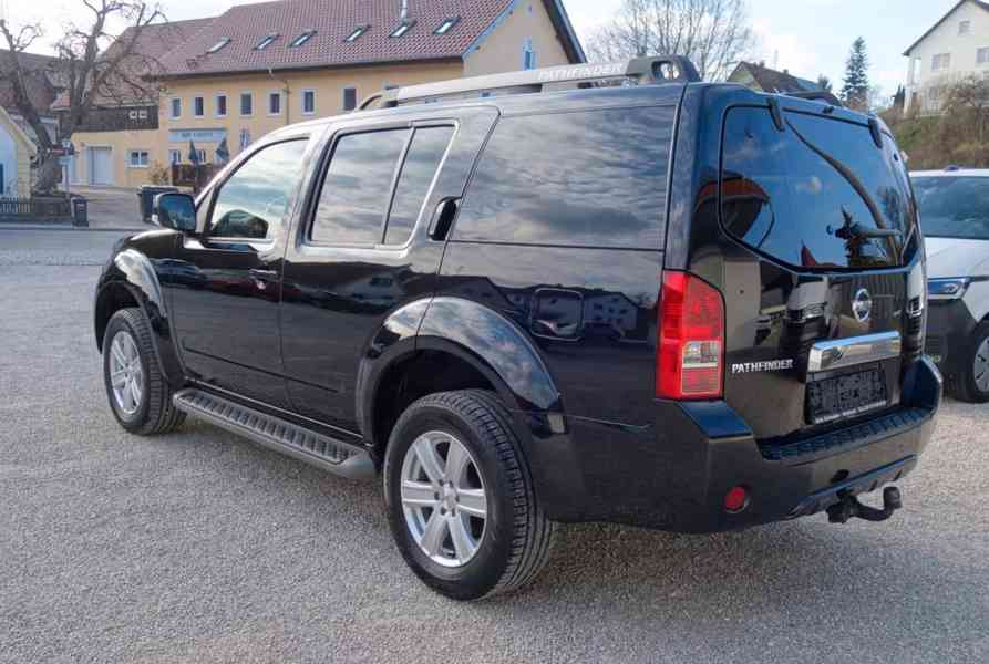 Nissan Pathfinder 2.5 dCi 4x4 140kw - foto 8