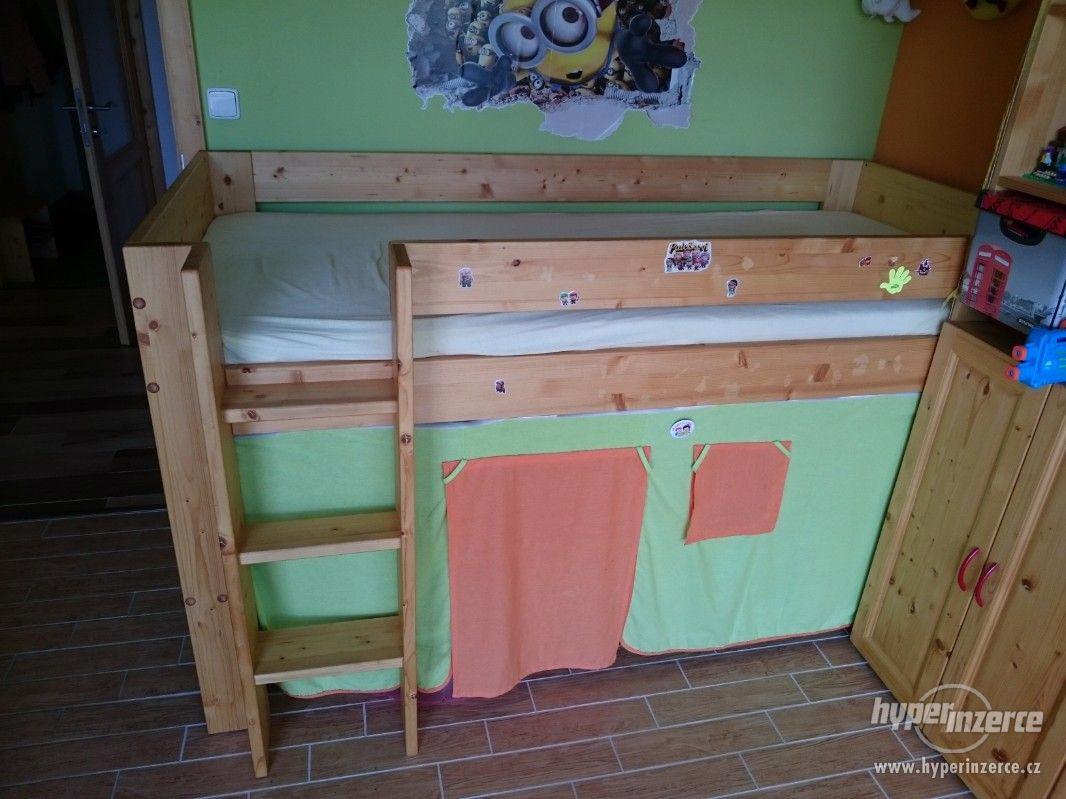 Masivní dětská postel patrová - foto 1