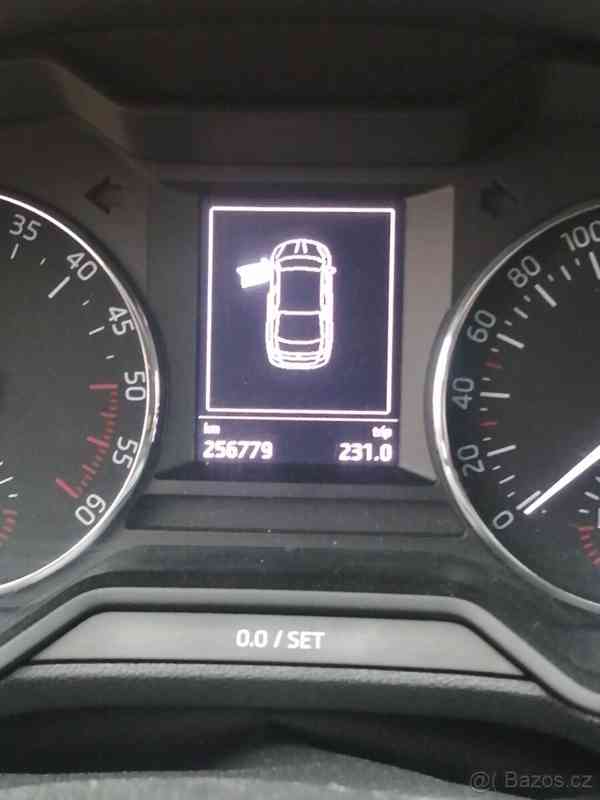 Škoda Octavia 3,0 3 - foto 17
