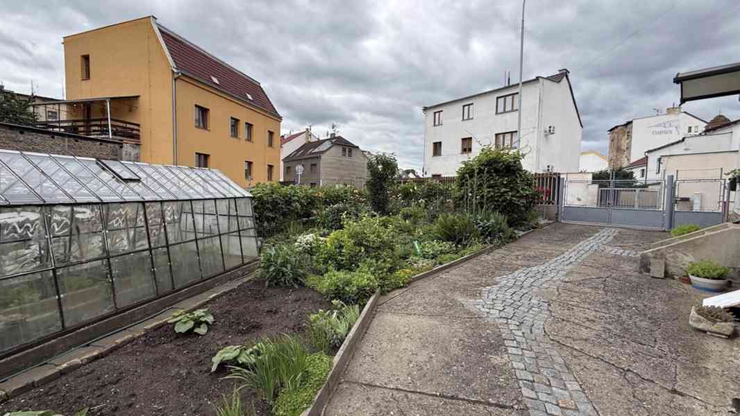 PRODEJ SPOLUVLASTNICKÝCH PODÍLŮ NA NEMOVITOSTECH - TRMICE - foto 12
