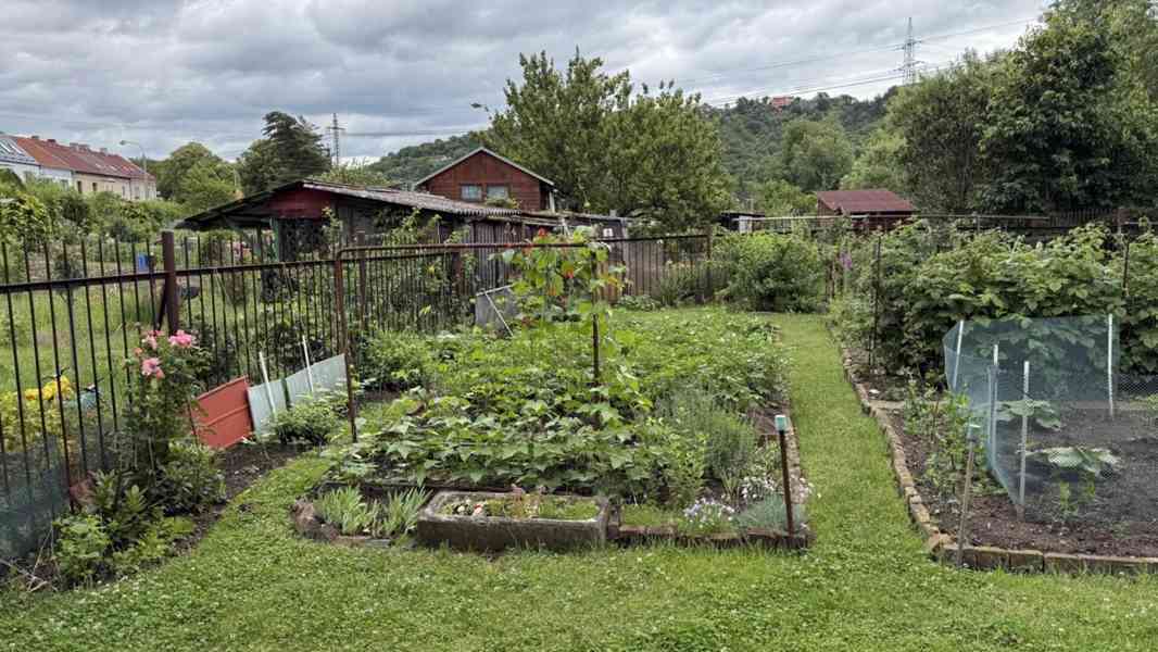 PRODEJ SPOLUVLASTNICKÝCH PODÍLŮ NA NEMOVITOSTECH - TRMICE - foto 15