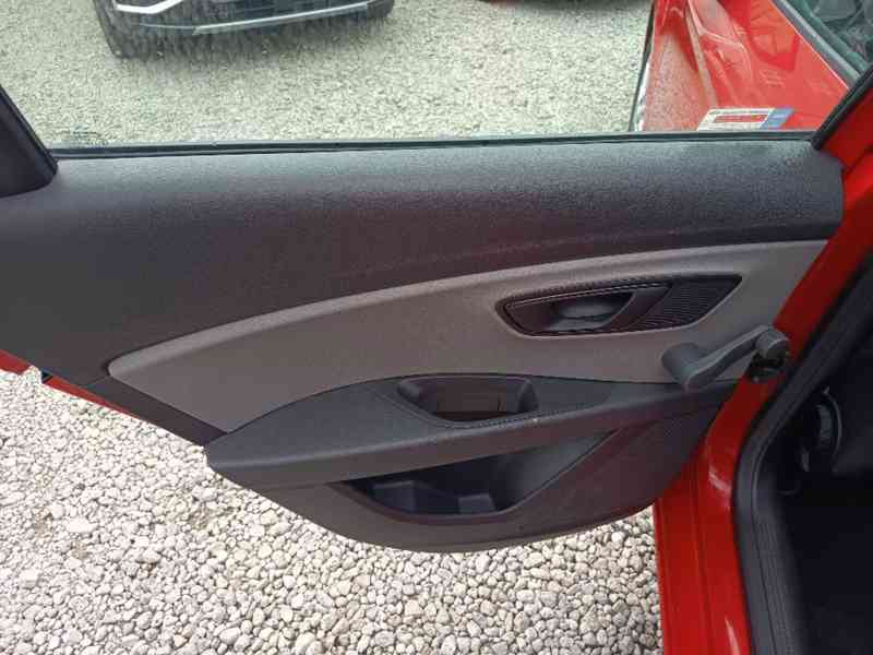 SEAT Leon ST 1,4TGI Reference ČR 1 majitel DPH  - foto 21