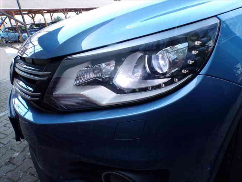 Volkswagen Tiguan 2,0 TDI 4MOTION - foto 14