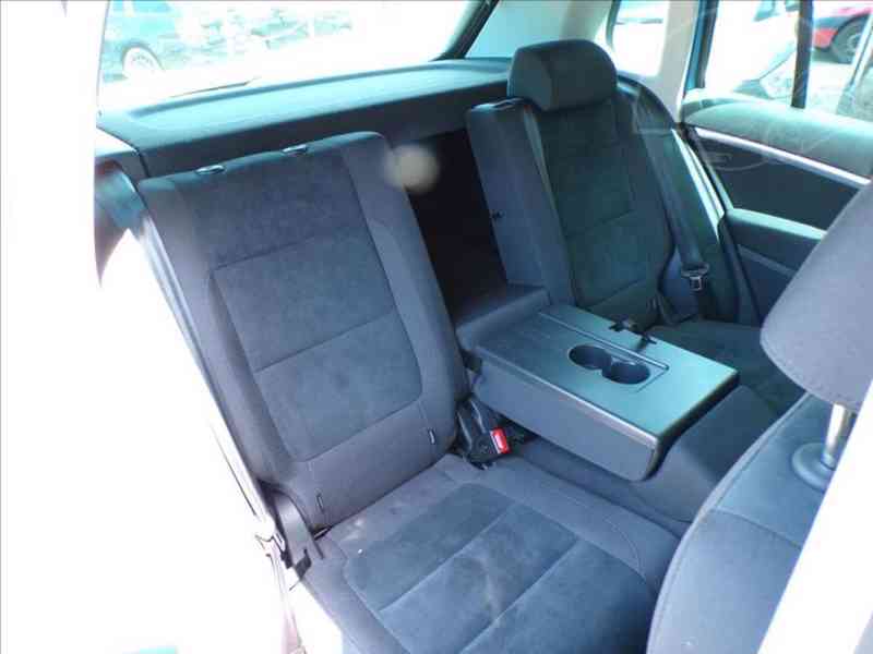 Volkswagen Tiguan 2,0 TDI 4MOTION - foto 11