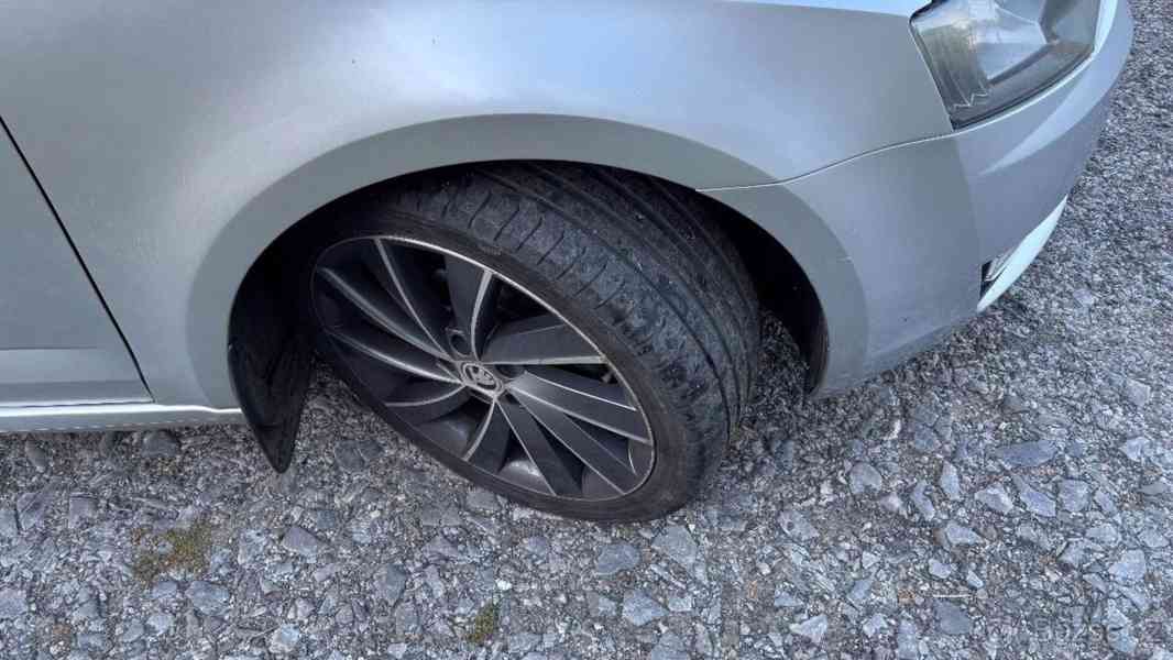 Škoda Octavia 1,6 III TDI, 2014 – Navigace, Tažn - foto 9