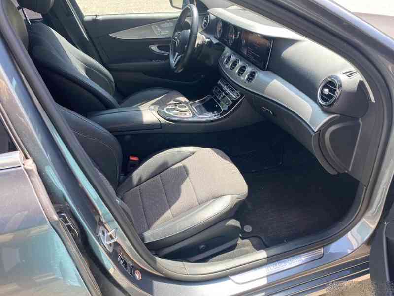 Mercedes-Benz E 300 D - foto 11
