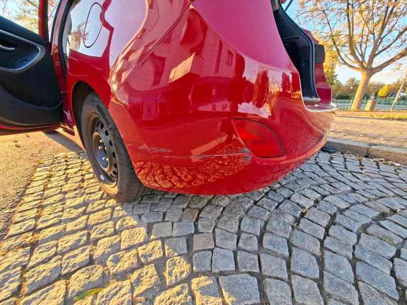 Hyundai i30 1,6   2013 ročník, 99Kw, 1.6 benzín - foto 4