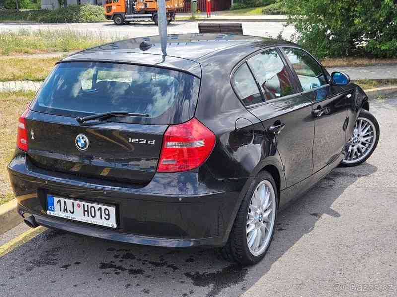 BMW Řada 1 2,3   123d - foto 12