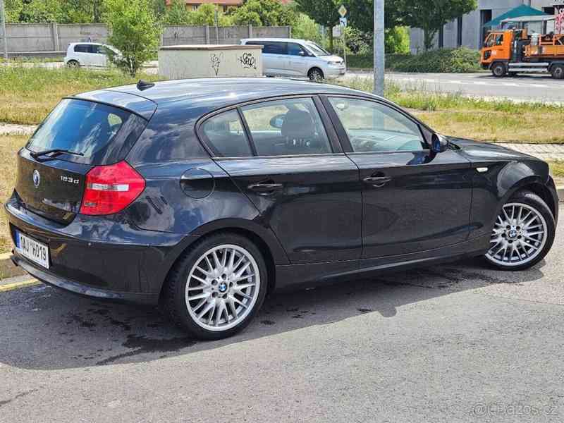 BMW Řada 1 2,3   123d - foto 11