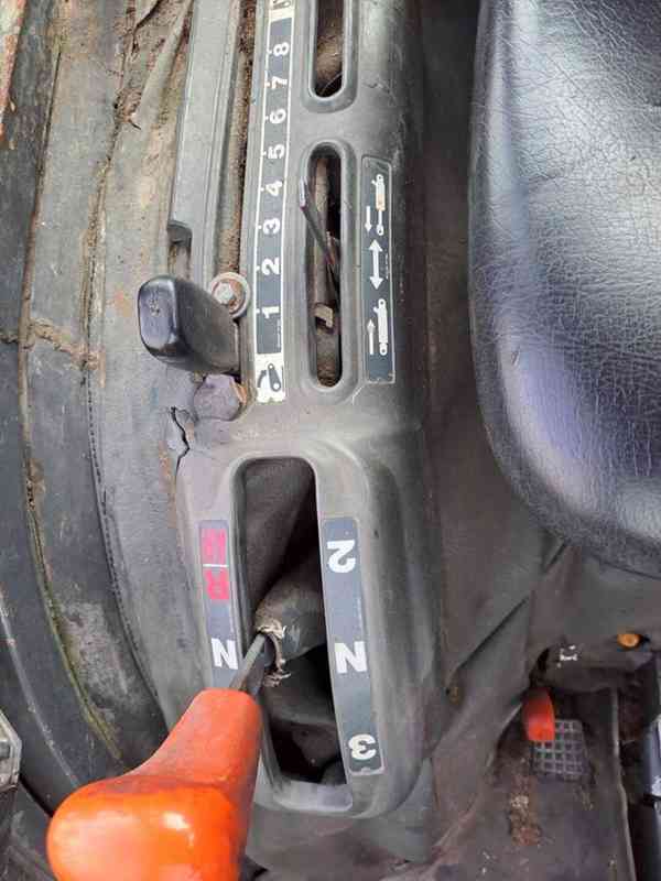 Traktor Kubota B2400  - foto 9