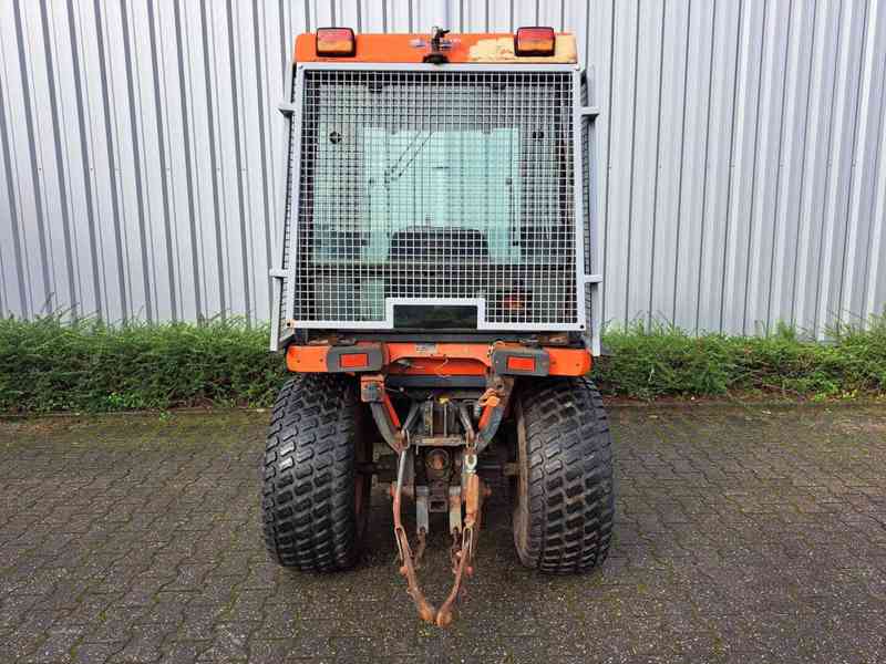 Traktor Kubota B2400  - foto 4