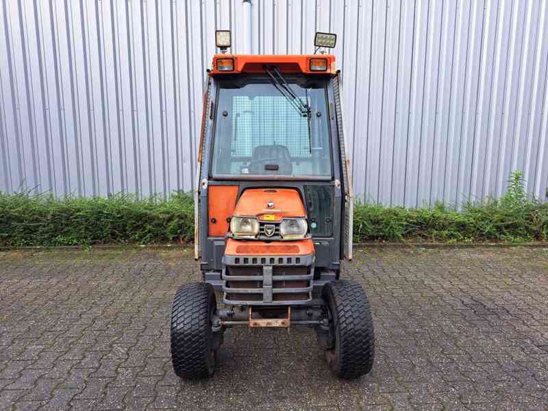 Traktor Kubota B2400  - foto 3