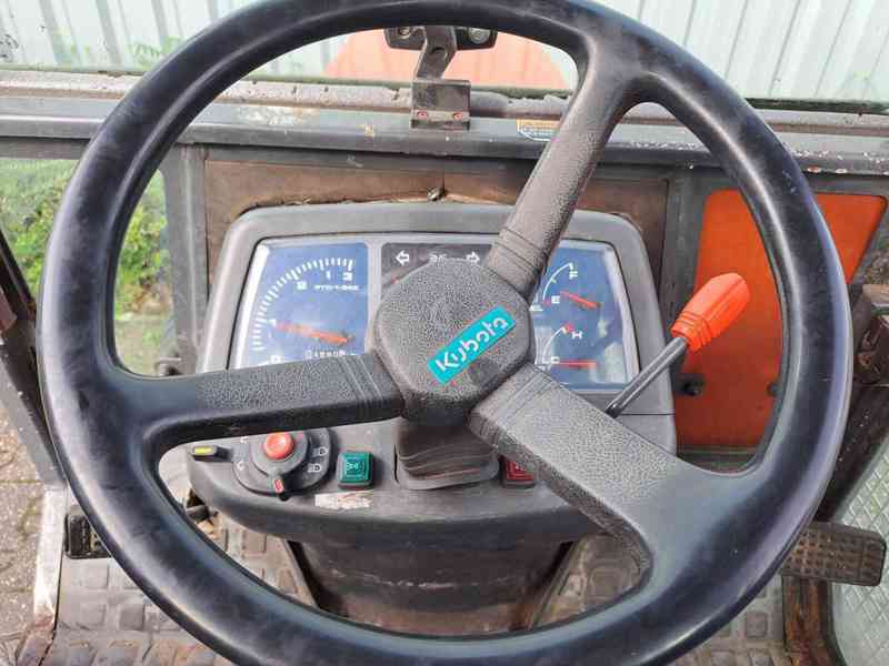Traktor Kubota B2400  - foto 6