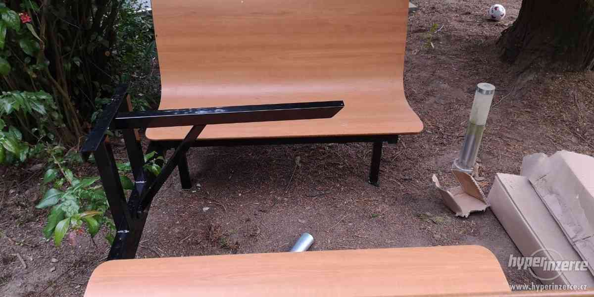 Nové zabalené dřevěné lavice s konstrukcí - foto 12