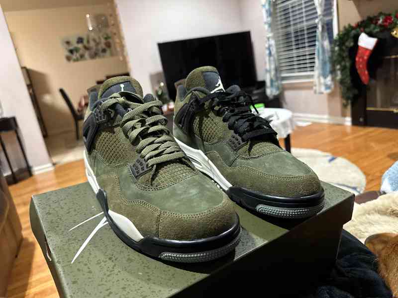 Nike Air Jordan 4  - foto 2