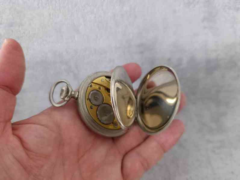 Starožitné kapesní hodinky REVUE  50 mm, erotika - foto 8