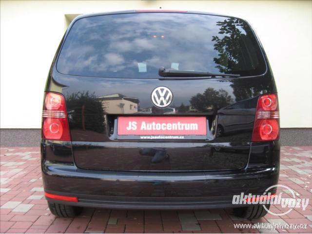 Volkswagen Touran 2.0, nafta, r.v. 2007, navigace - foto 21