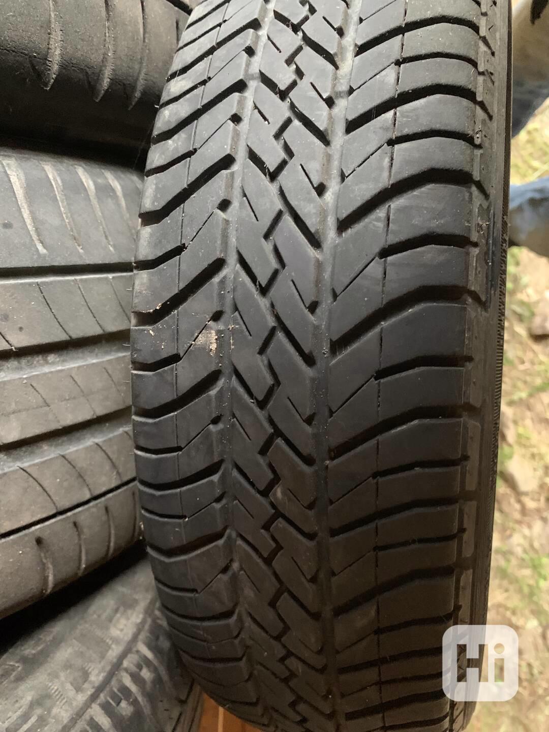 Prodám jednu letní pneu Goodyear 155/70/13 - foto 1