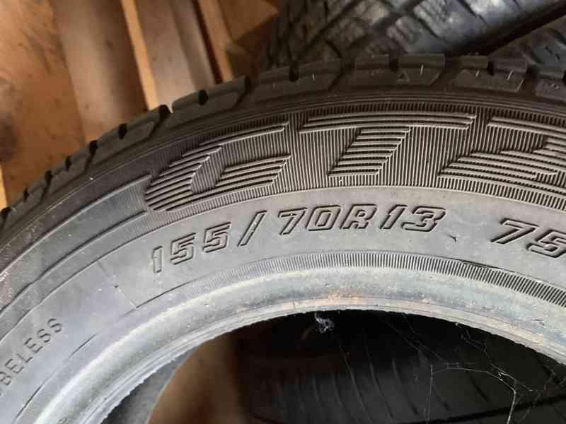 Prodám jednu letní pneu Goodyear 155/70/13 - foto 2