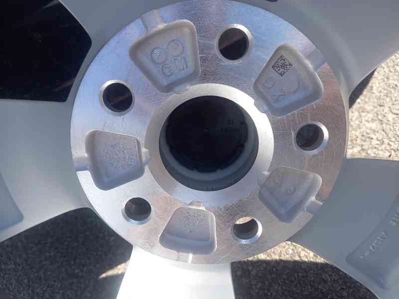 Š.Kodiaq,(2)/VW Tiguan-NOVÁ zimní Alu sada s TPMS-215/65R17. - foto 15