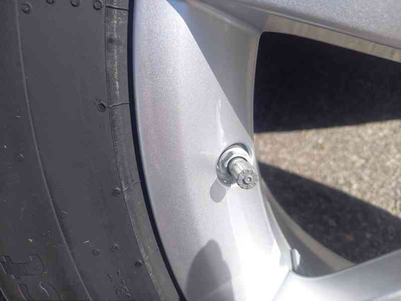 Š.Kodiaq,(2)/VW Tiguan-NOVÁ zimní Alu sada s TPMS-215/65R17. - foto 9