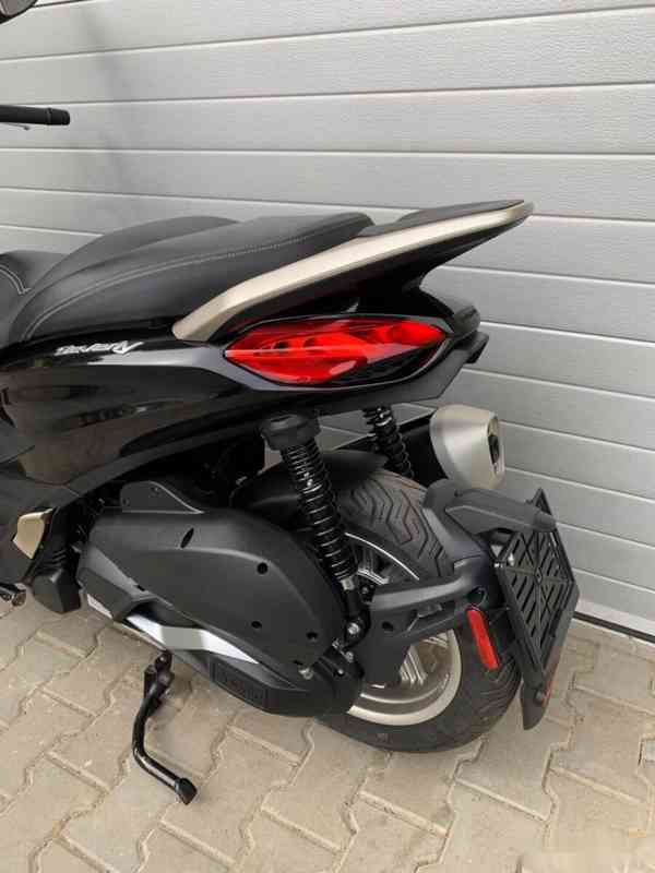 Piaggio Beverly 300 HPe - foto 13
