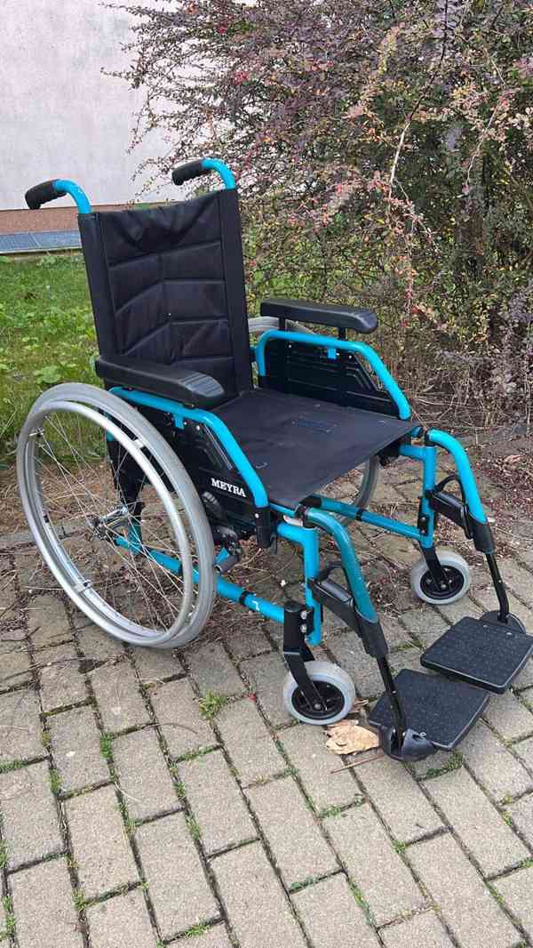 Skládací invalidní vozík Meira