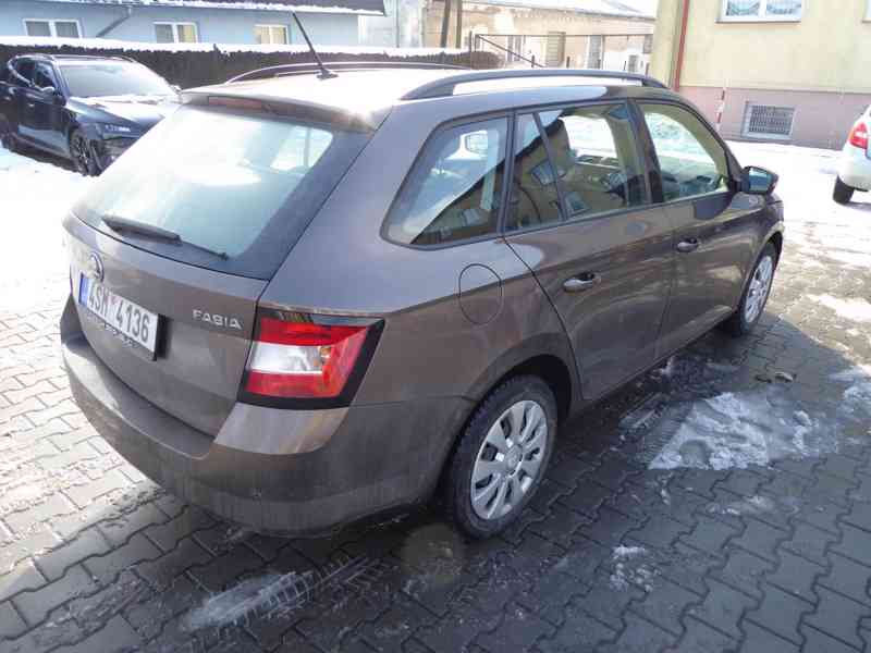 ŠKODA Fabia Combi Style 1,0 TSI 81 kW - foto 5