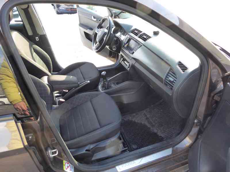 ŠKODA Fabia Combi Style 1,0 TSI 81 kW - foto 14