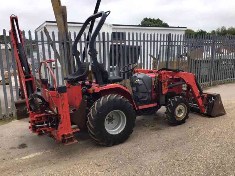  Traktor Massey Ferguson I53I-MF + Příslušenství - foto 1