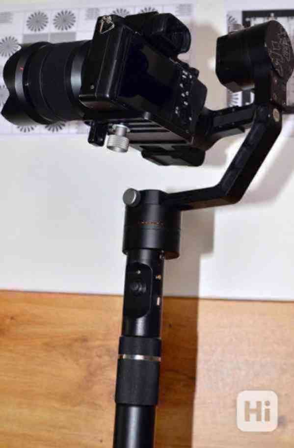 Gimbal: Zhiyun Crane V2 *3-osý*pro DSLR a Mirrorless  - foto 9