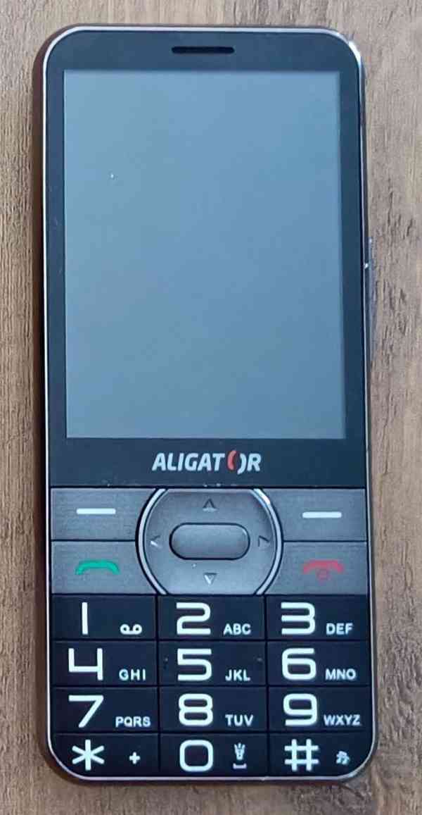 7 ks tlačítkových mobilů - Nokia, Sony Ericsson, Aligator - foto 2