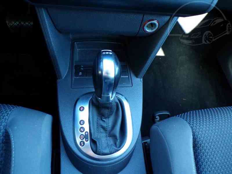 Volkswagen Touran 1,6 TDI DSG - foto 7