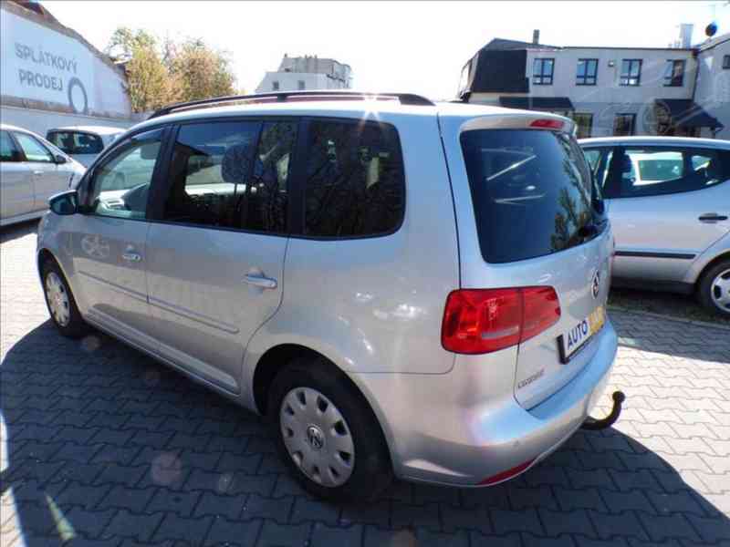 Volkswagen Touran 1,6 TDI DSG - foto 3
