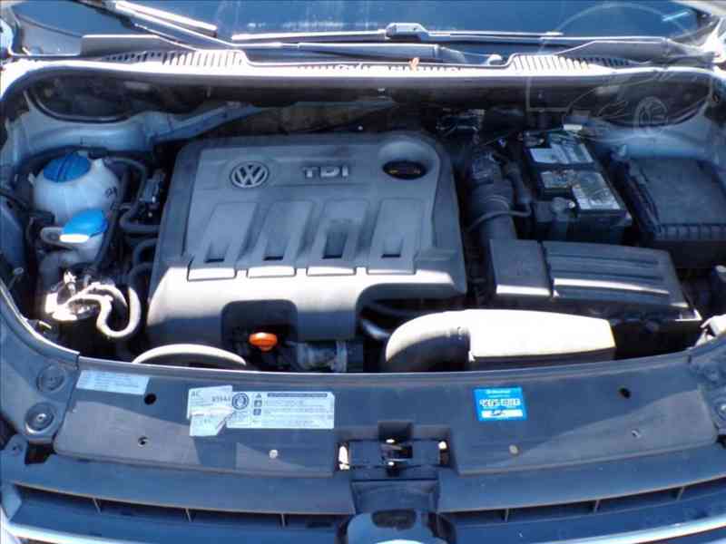 Volkswagen Touran 1,6 TDI DSG - foto 13