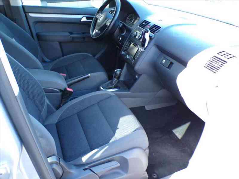 Volkswagen Touran 1,6 TDI DSG - foto 12