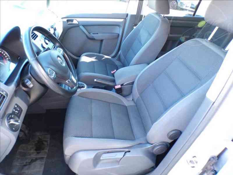 Volkswagen Touran 1,6 TDI DSG - foto 8