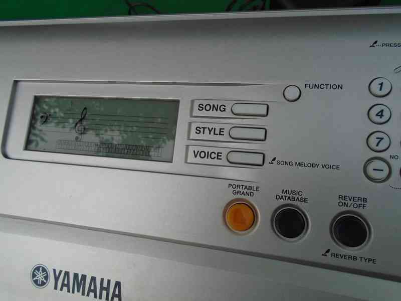 Yamaha digitální klávesy PSR-E313 funkční hrají pěkně - foto 10