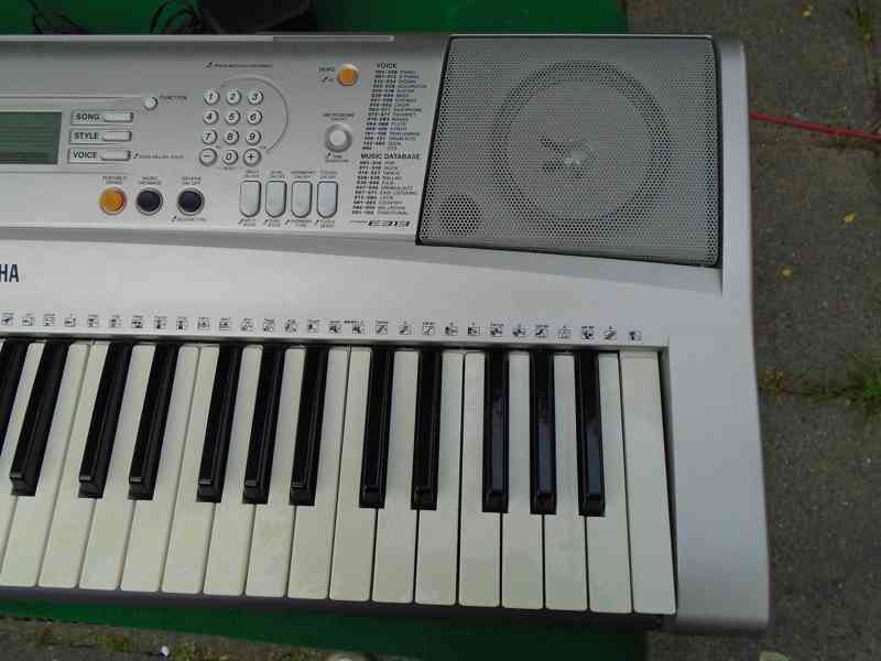 Yamaha digitální klávesy PSR-E313 funkční hrají pěkně - foto 4