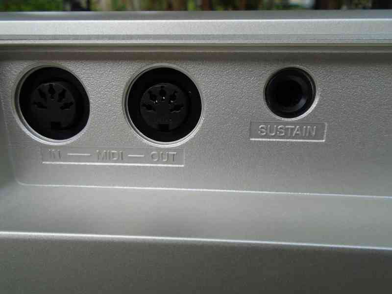 Yamaha digitální klávesy PSR-E313 funkční hrají pěkně - foto 13