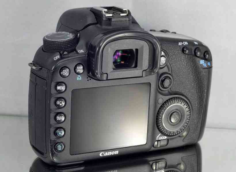 Canon EOS 7D **Polo-profesionál DSLR*18 Mp*FullHDV*15500 exp - foto 5