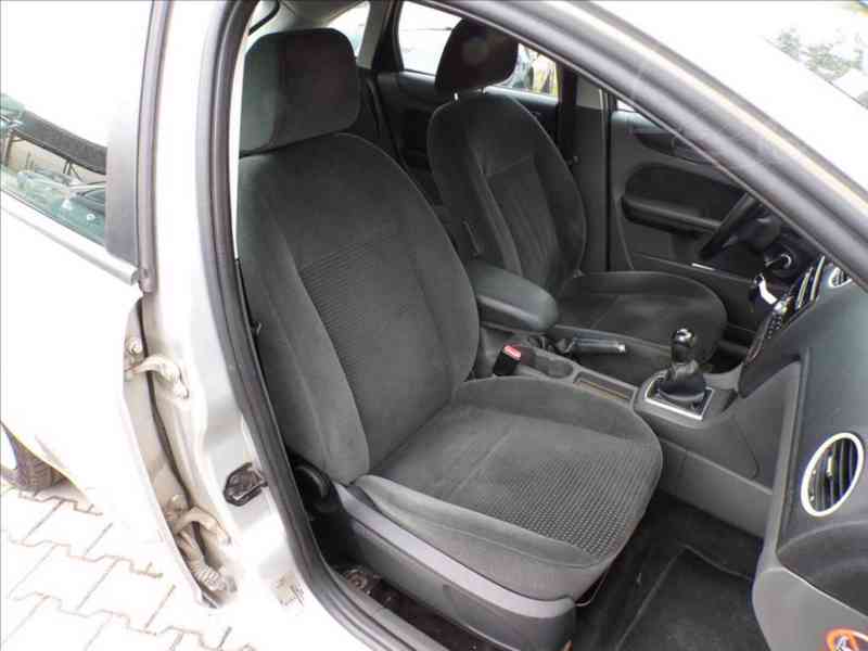 Ford Focus 1,6 i16V GHIA,KLIMA-HNED ODJÍŽDÍTE - foto 13