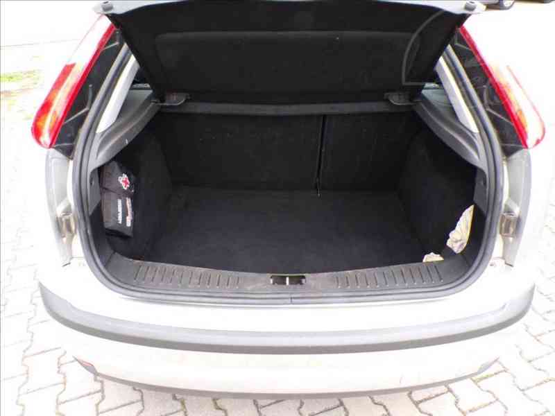 Ford Focus 1,6 i16V GHIA,KLIMA-HNED ODJÍŽDÍTE - foto 10