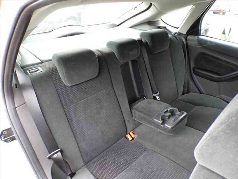 Ford Focus 1,6 i16V GHIA,KLIMA-HNED ODJÍŽDÍTE - foto 11