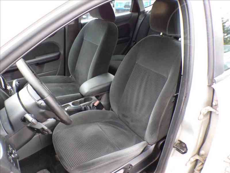 Ford Focus 1,6 i16V GHIA,KLIMA-HNED ODJÍŽDÍTE - foto 8