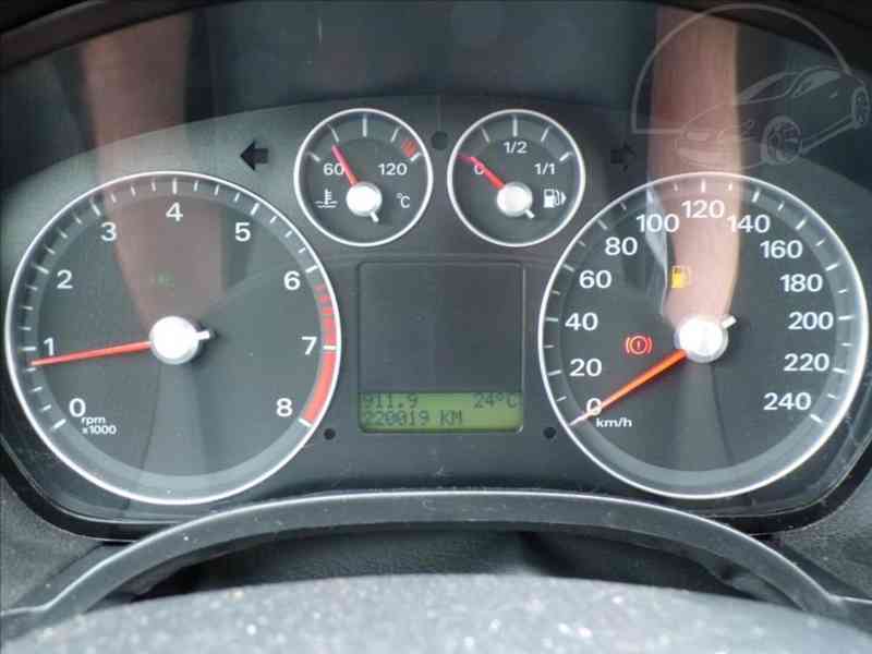 Ford Focus 1,6 i16V GHIA,KLIMA-HNED ODJÍŽDÍTE - foto 6